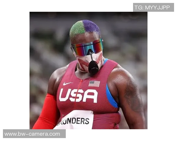 口罩下的足球巨星们:他们如何在赛场上演绎传奇与挑战