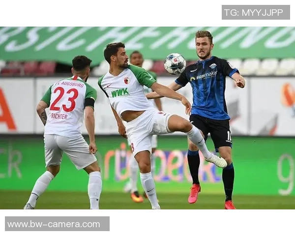 足球场上的冲突与对决：盘点那些因打架而被记住的足球球星